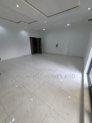 2bdrm Apartment in Lekki Phase 1 for rent