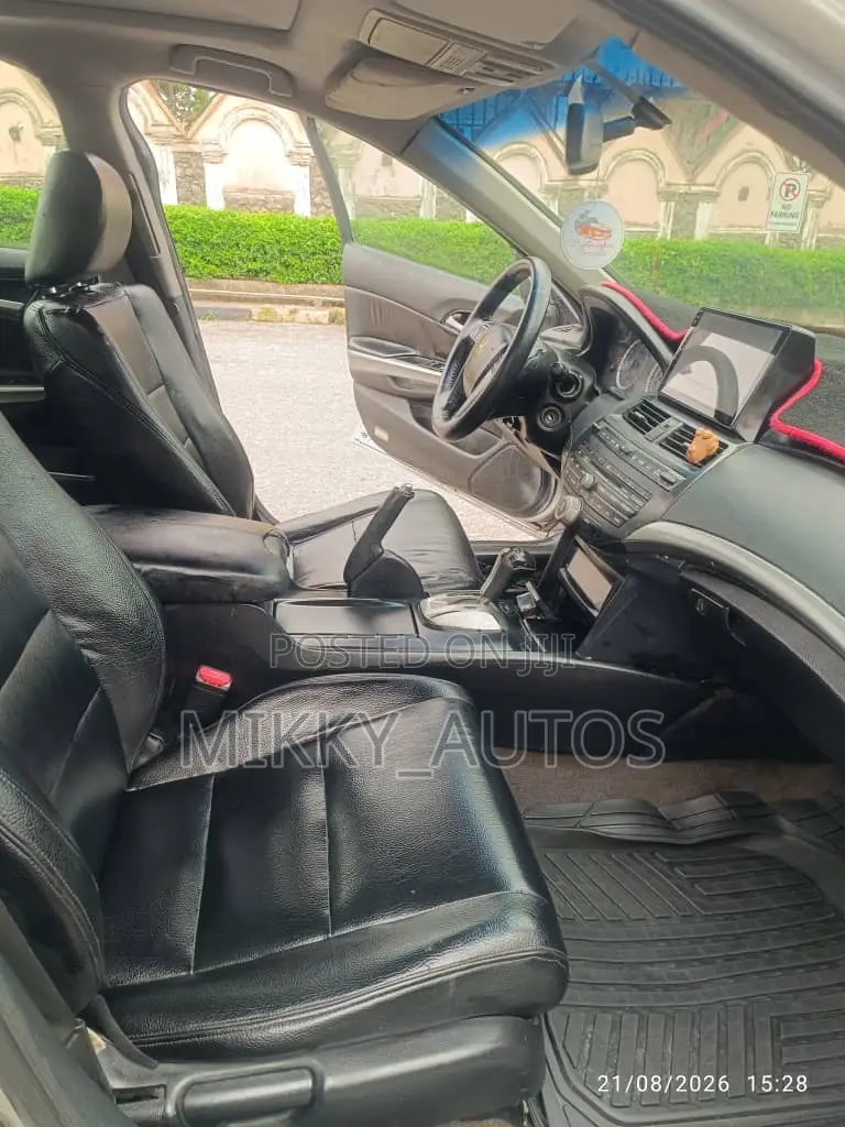 Honda Accord 2008 Silver