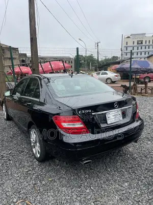 Mercedes-Benz C300 2012 Black