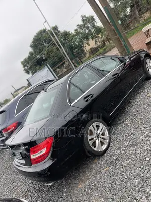 Mercedes-Benz C300 2012 Black