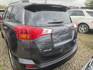 Toyota RAV4 Limited 4dr SUV (2.5L 4cyl 6A) 2015 Gray