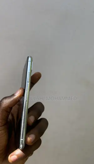 Apple iPhone X 64 GB White