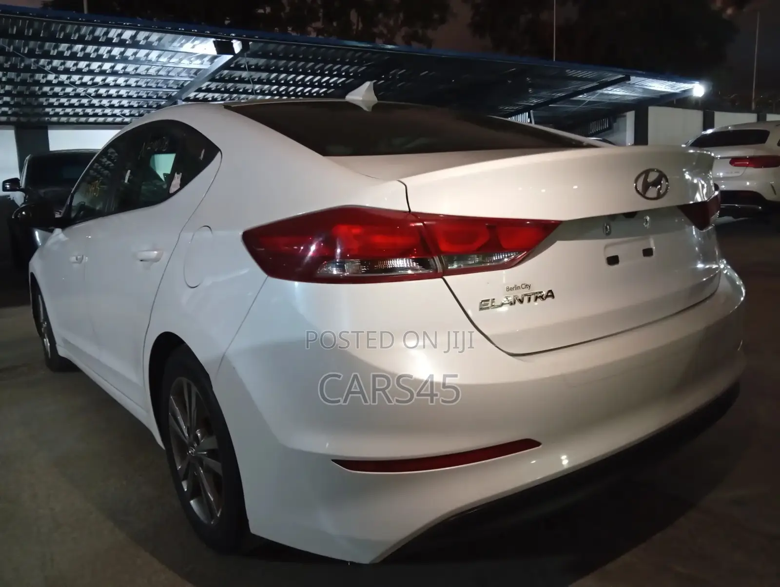 Hyundai Elantra 2017 White
