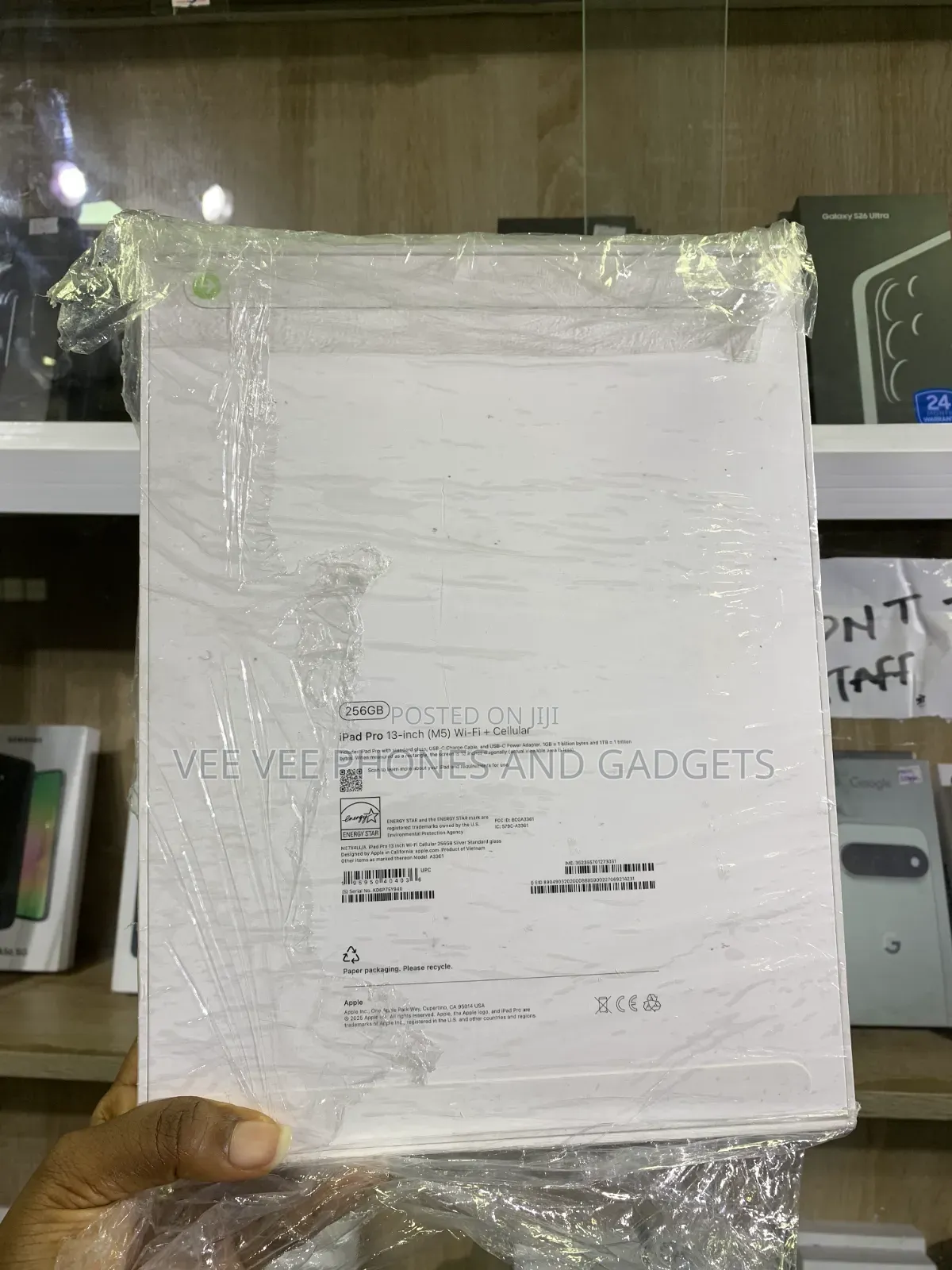 New Apple iPad Pro 13 (2025) 256 GB Black