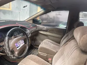 Toyota Sienna 2000 Silver