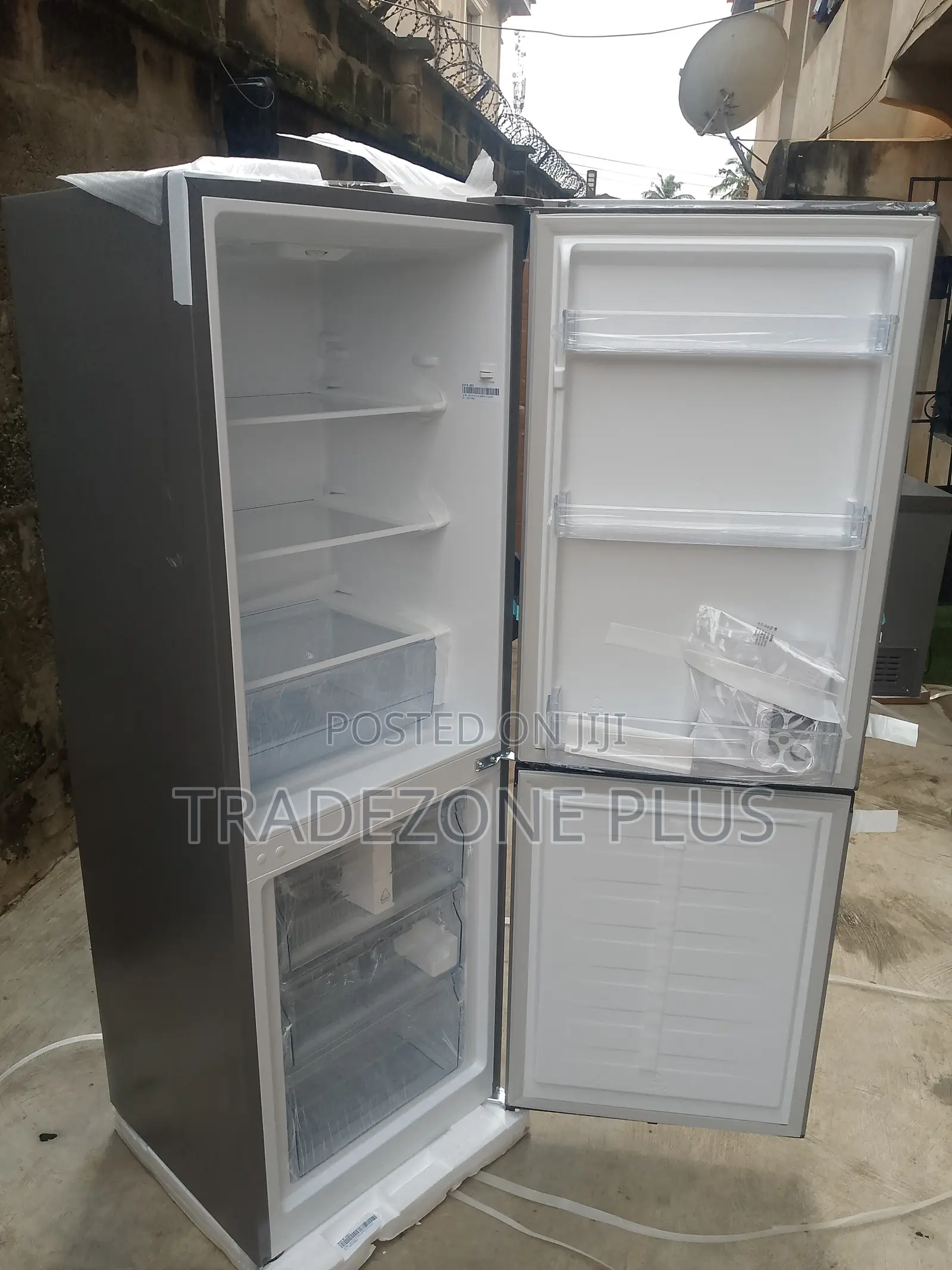 Hisense 225L Refrigerator – Convenient Home Cooling