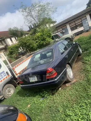 Mercedes-Benz C200 1993 Blue