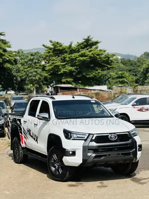 Toyota Hilux 2021 White