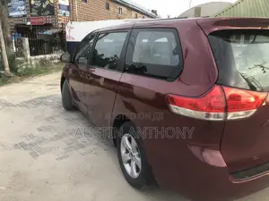 Toyota Sienna LE 7 Passenger Mobility 2012 Red