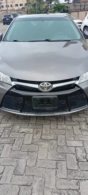 Toyota Camry SE 4dr Sedan (2.5L 4cyl 6A) 2016 Gray