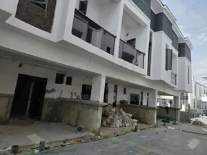 4bdrm Duplex in Vgc Extension for sale
