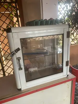 Display Show Glass