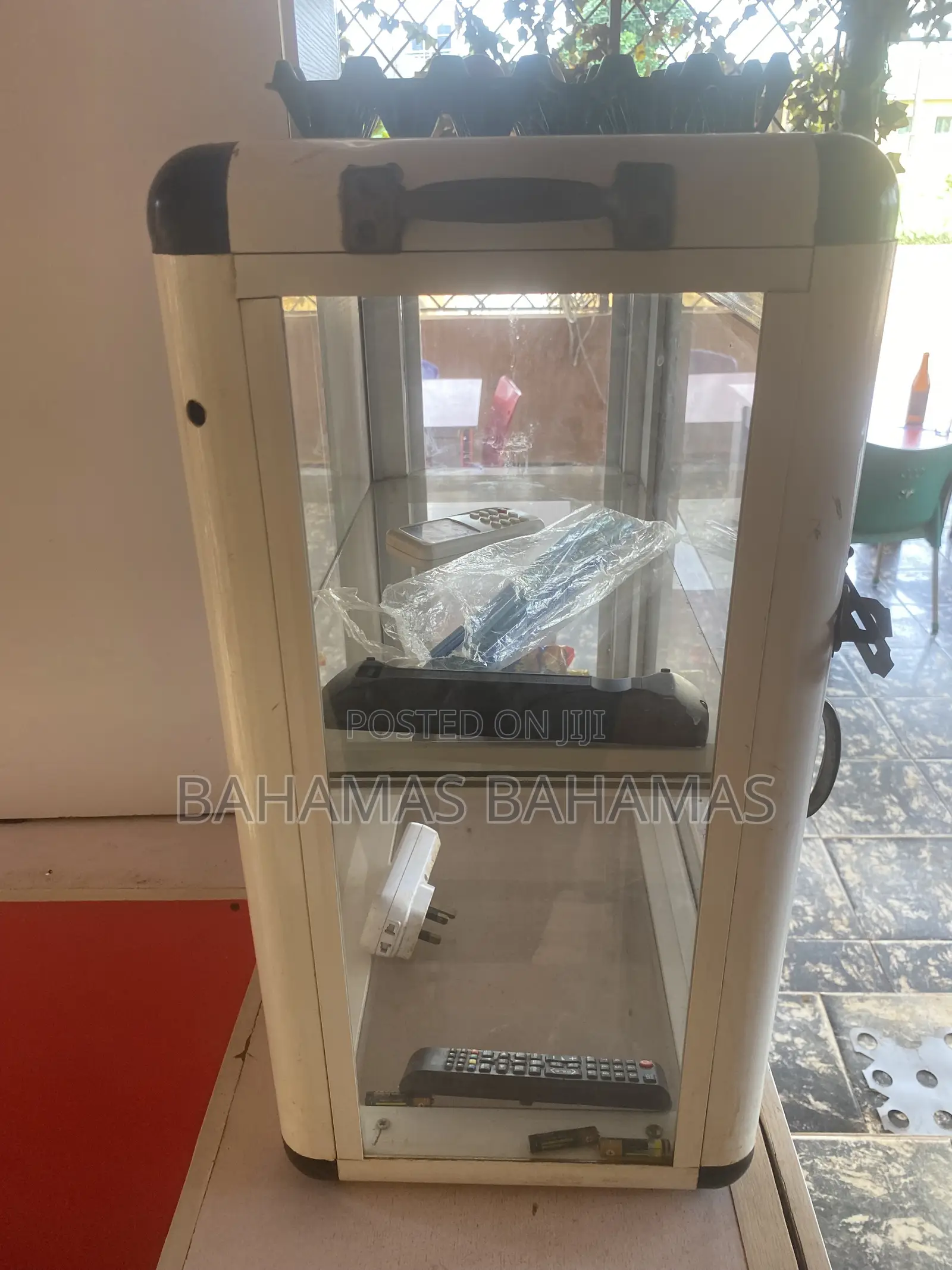 Display Show Glass