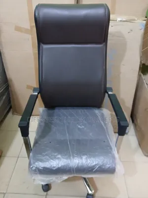 Executive Swivel Leather Office Chair