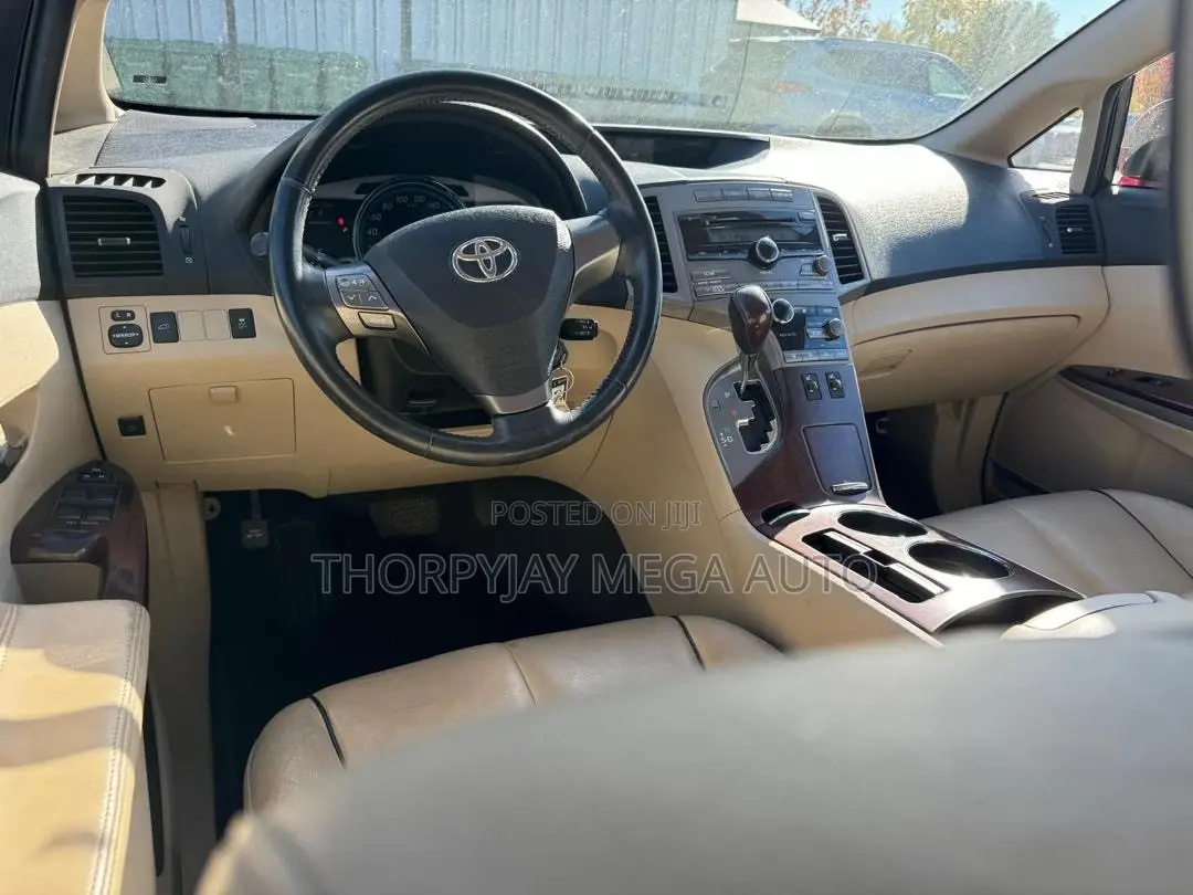 Toyota Venza LE 2010 Red