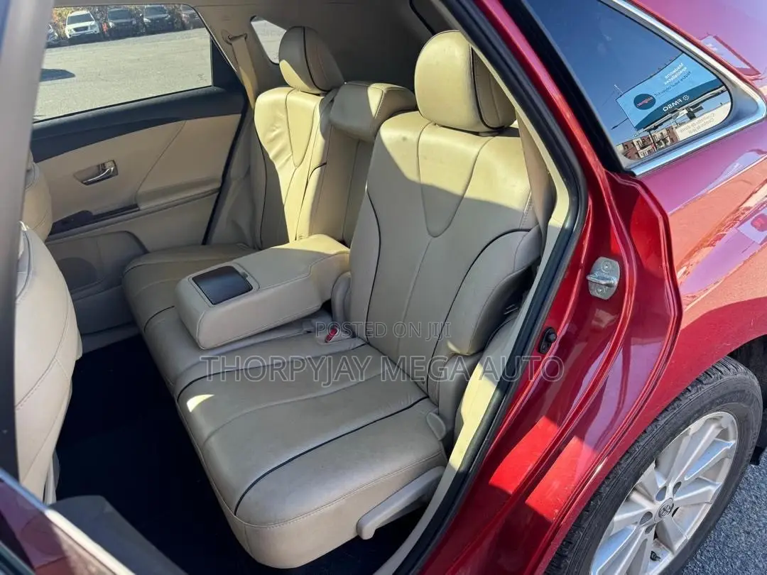 Toyota Venza LE 2010 Red