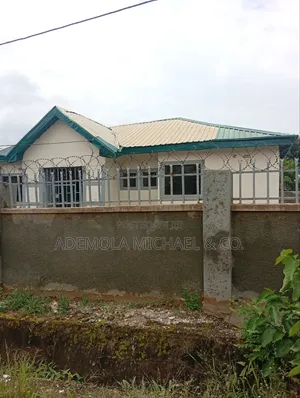3bdrm Bungalow in Phase 4 Army Estate for rent