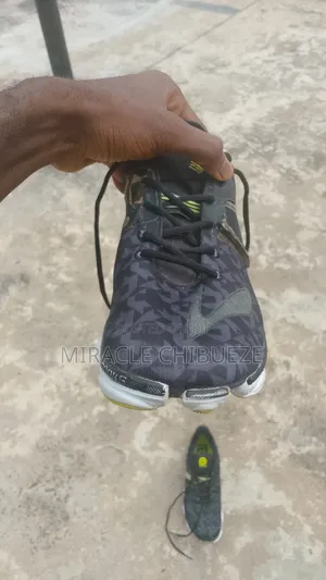 Running Shoe
