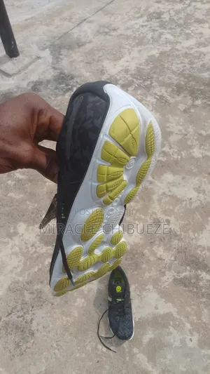 Running Shoe