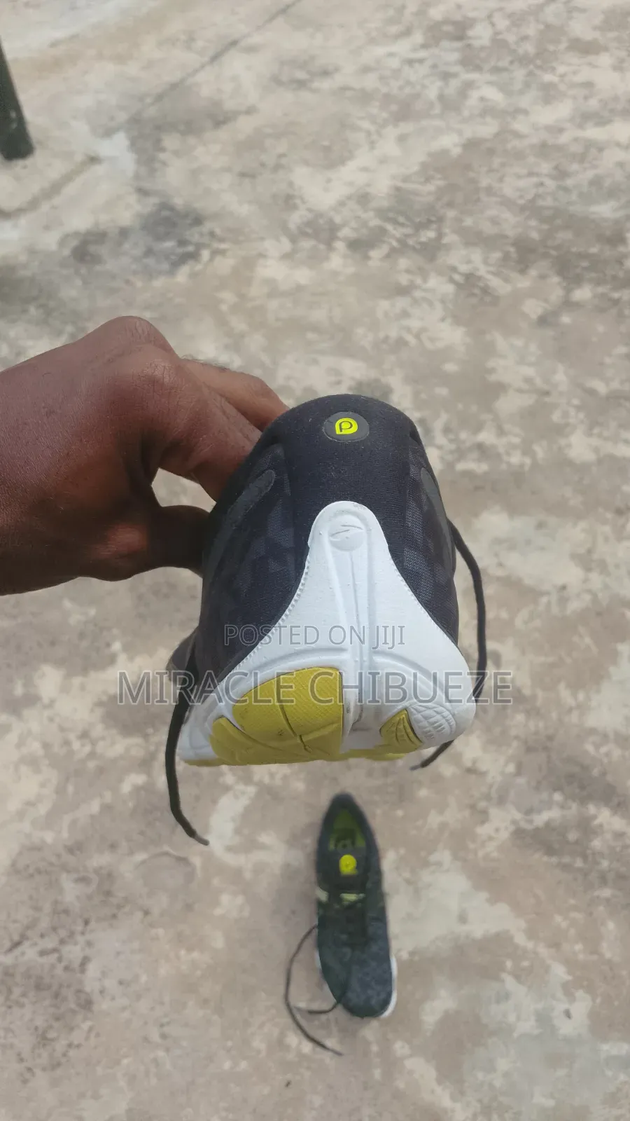 Running Shoe