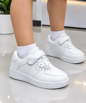 Kids Classic All-White Unisex Laced Low-Top Sneakers / School Shoes