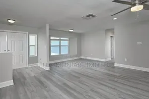 Vinyl Floor Fitting Finishing