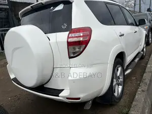 Toyota RAV4 2010 White