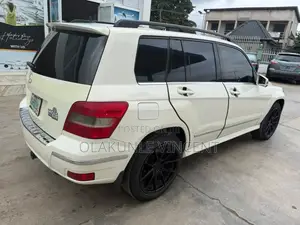 Mercedes-Benz GLK-Class 350 4MATIC 2011 White