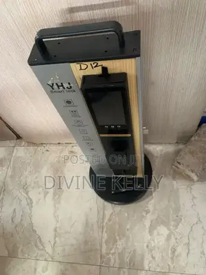 UltraSecure Smart Door Lock With Multiple Unlocking Modes