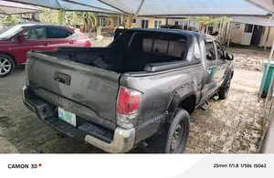 Toyota Tacoma Access Cab V6 2010 Gray