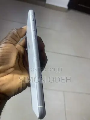 Apple iPhone XR 64 GB White