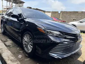 Toyota Camry XLE (2.5L 4cyl 8A) 2019 Black