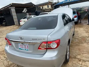 Toyota Corolla 2011 Silver