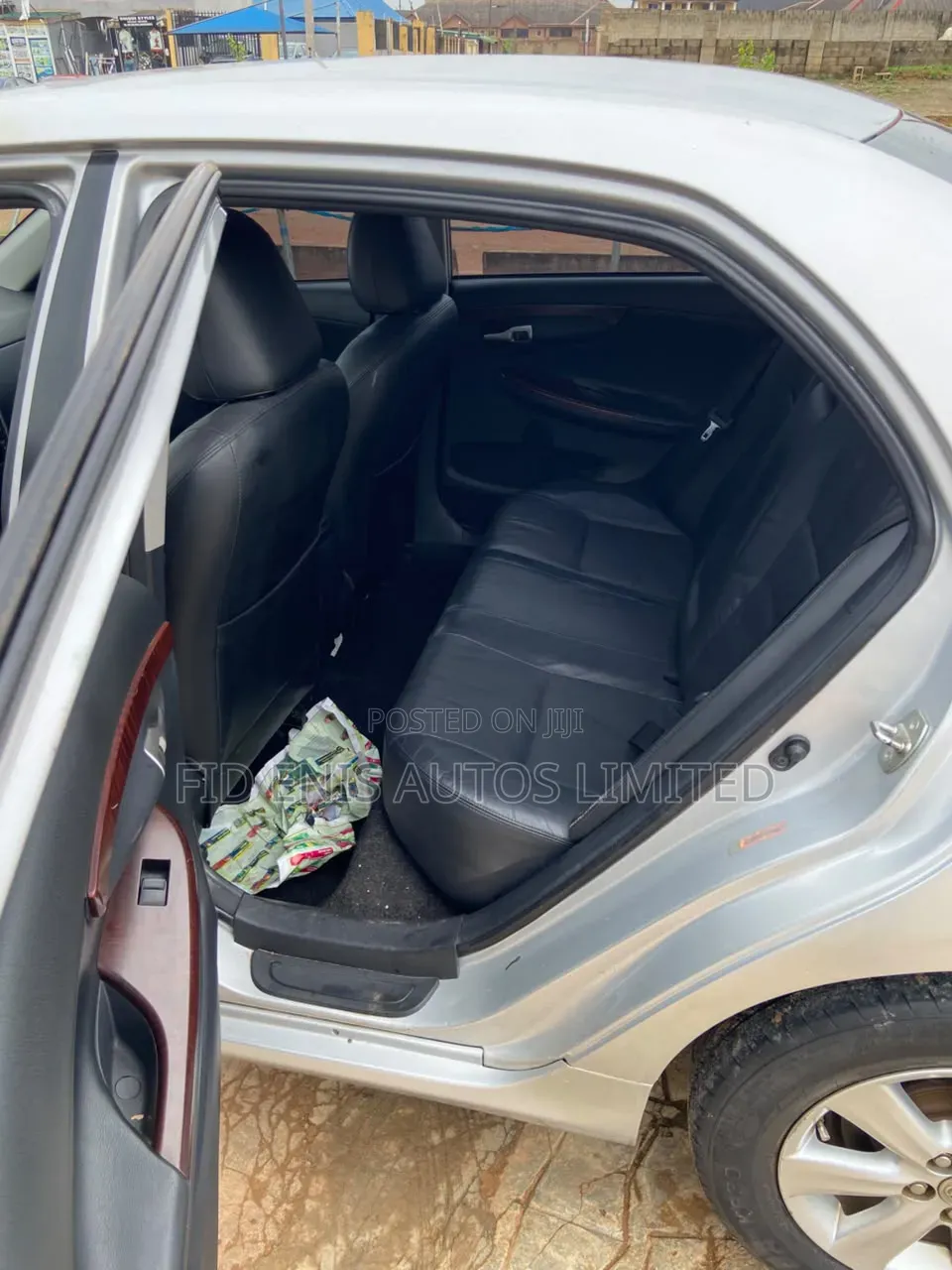 Toyota Corolla 2011 Silver