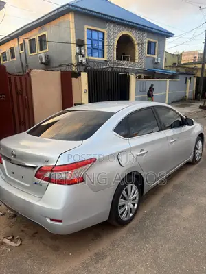Nissan Sentra SV 4dr Sedan (1.8L 4cyl CVT) 2014 Silver