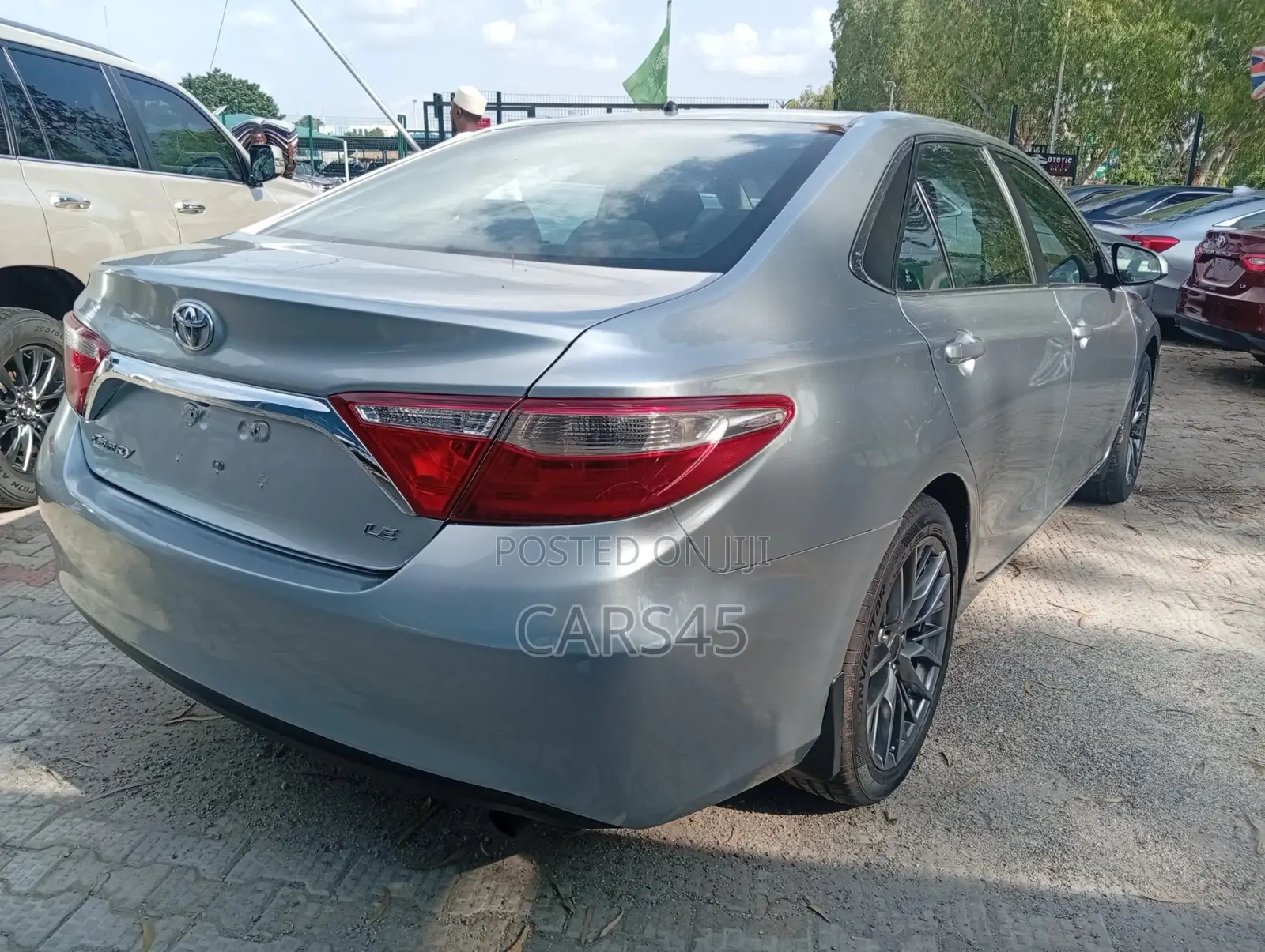 Toyota Camry 2015 Silver