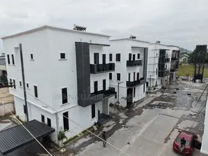 6bdrm Duplex in Durumi By American for sale