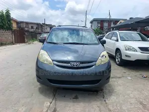 Toyota Sienna CE 2009 Gray