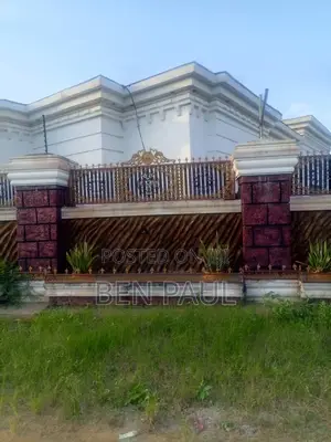 8bdrm Bungalow in Port-Harcourt for sale