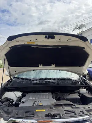 Toyota Highlander Limited 2010 White