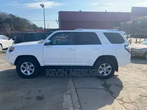 Toyota 4-Runner SR5 4x4 2018 White
