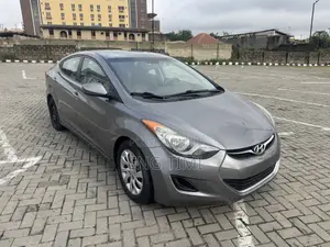 Hyundai Elantra GLS Sedan FWD (1.8L 4cyl 6A) 2013 Gray