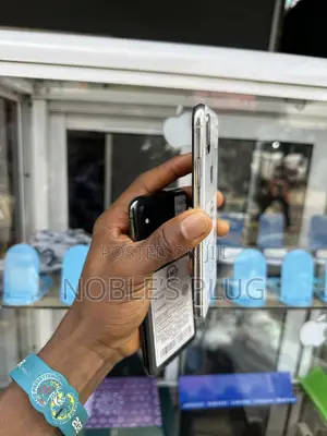 Apple iPhone X 64 GB White