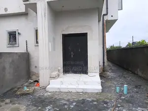 3bdrm Duplex in Beachwood Estate for rent