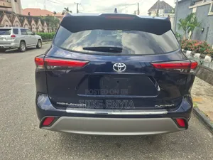Toyota Highlander Platinum FWD 2023 Blue