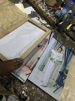 Frameless Frame