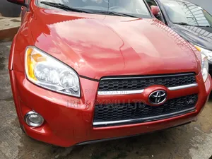 Toyota RAV4 2010 Orange