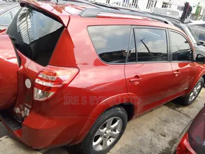 Toyota RAV4 2010 Orange