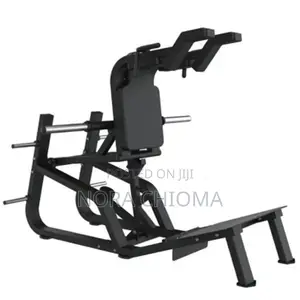 Hack Squat Machine