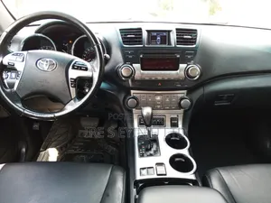 Toyota Highlander 2012 Silver